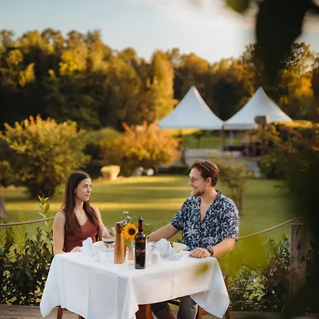 Οργανωμένο κάμπινγκ Glamping Bizjak