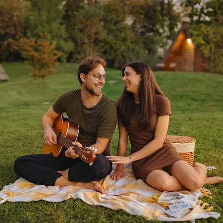 Glamping Bizjak Οργανωμένο κάμπινγκ