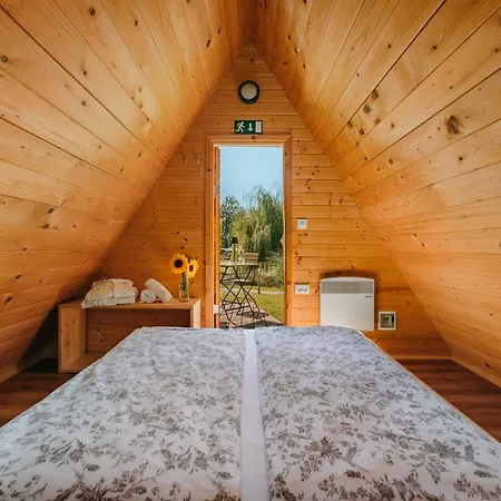 Οργανωμένο κάμπινγκ Glamping Bizjak *